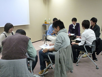 社員と学生様の交流の様子