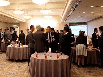 開設記念パーティーの様子