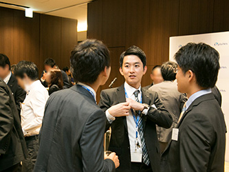 懇親会の様子